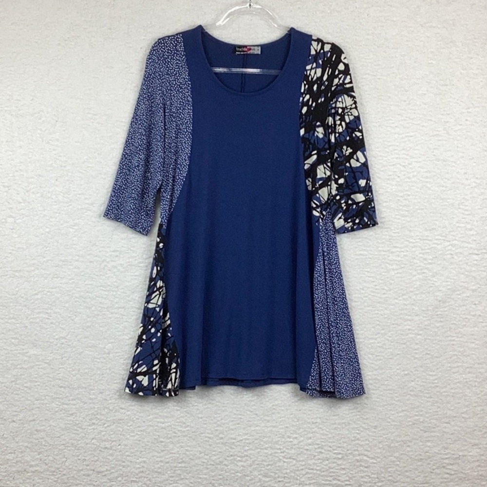 Inside Out Women’s Size Medium Tunic Top.
